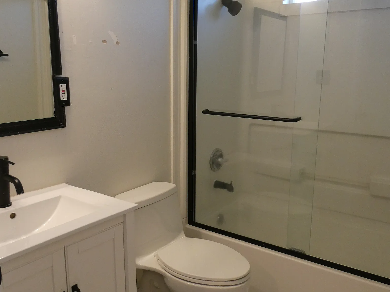 2 bed, 1000 sqft, $2,600 — Photo 3