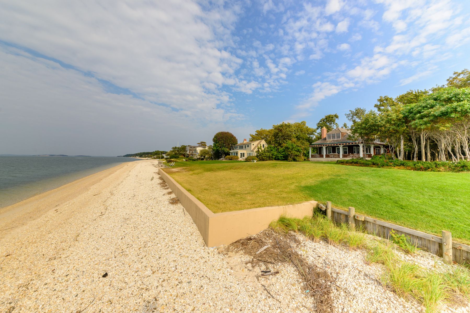 139 Edgemere Dr, Southampton, NY 11968 Out East
