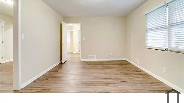 2178 Springdale Rd SW — Photo 2
