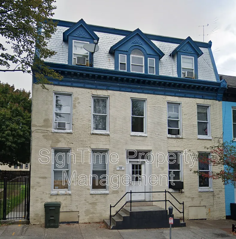 1 bed, 1.0 bath, 500 sqft, $800 — Photo 1