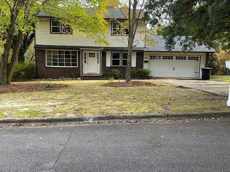 1837 Roan Ave — Photo 1
