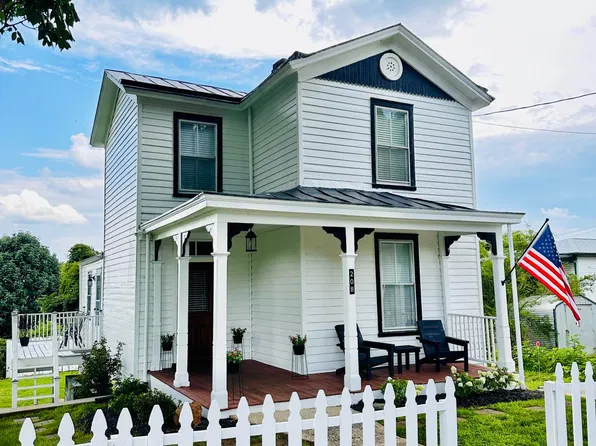 208 F St, Lynchburg, VA 24504