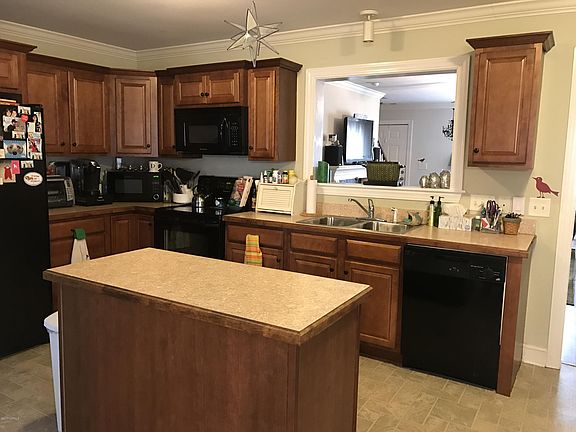 5th image of 209-A South Pointe Dr.