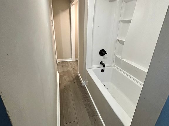 5th image of 957 Springfield Rd APT 2