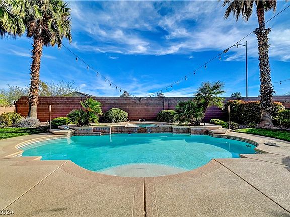 2nd image of 9523 Castillana Ct