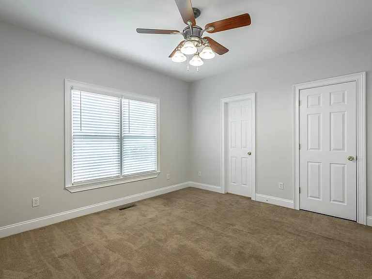 1911 Duncan Ave — Photo 16