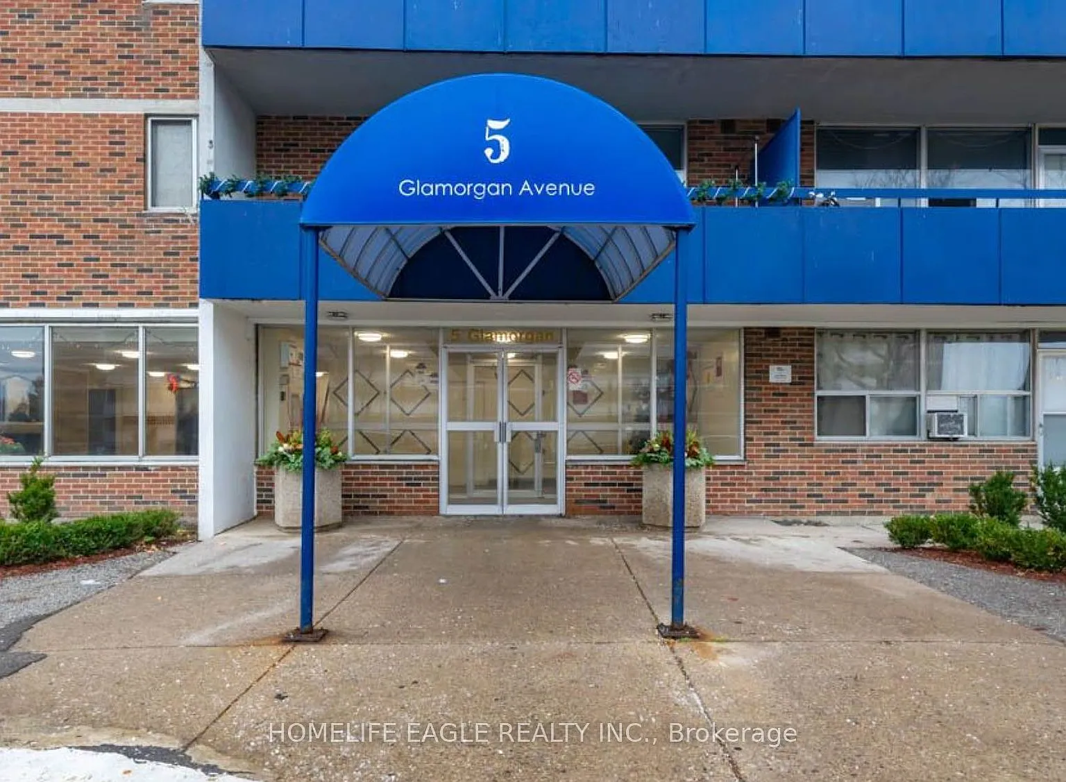 5 Glamorgan Avenue, Toronto — Photo 1