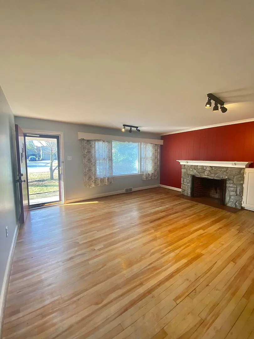 Gorgeous 2 Bedroom, 2 Bathroom Home! — Photo 4