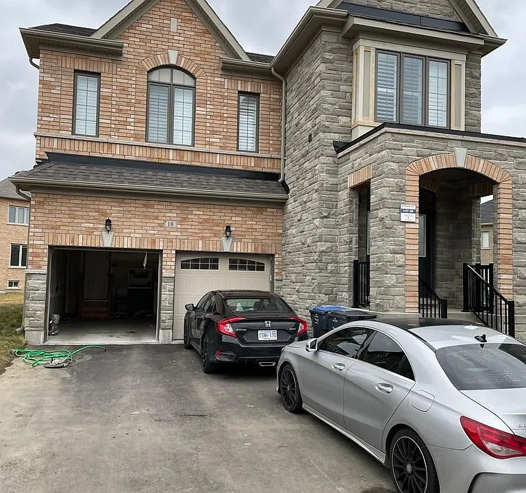 18 Bachelor St