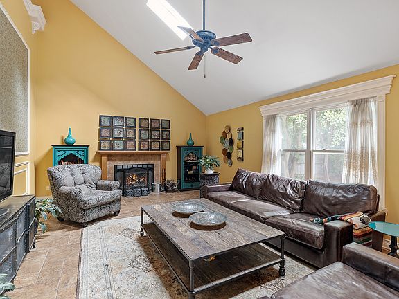 2nd image of 486 N Ashbury Ave