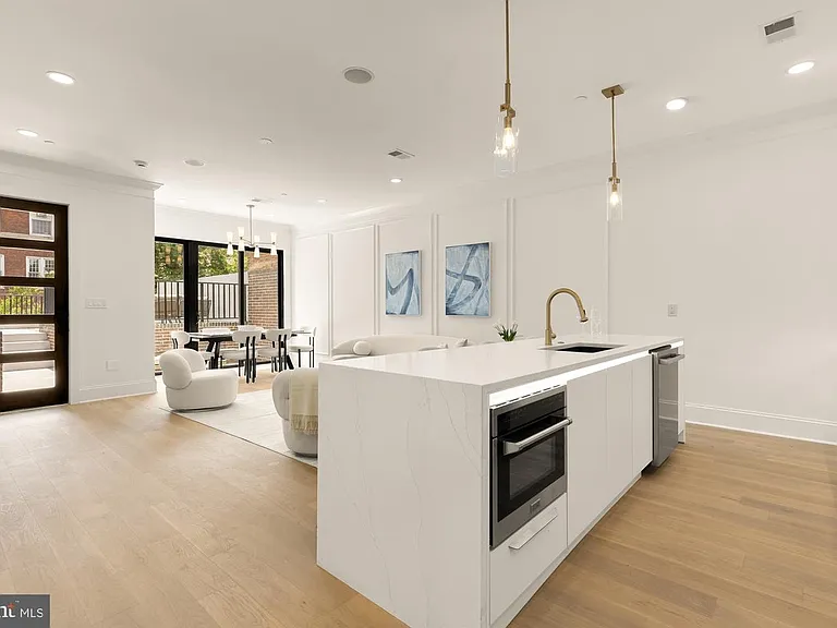 733 Euclid St NW #101 — Photo 13