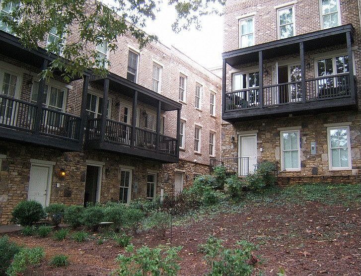 350 Green Oak Dr front