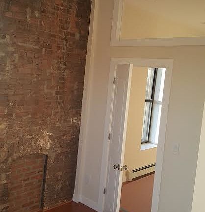5th image of 214 Stanhope St #3