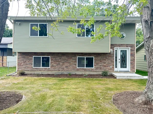 1027 Adams Ave, Winthrop Harbor, IL 60096