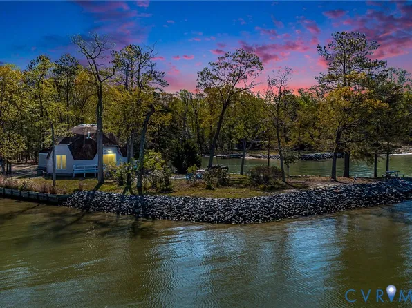 89 Holiday Dr, Heathsville, VA 22473