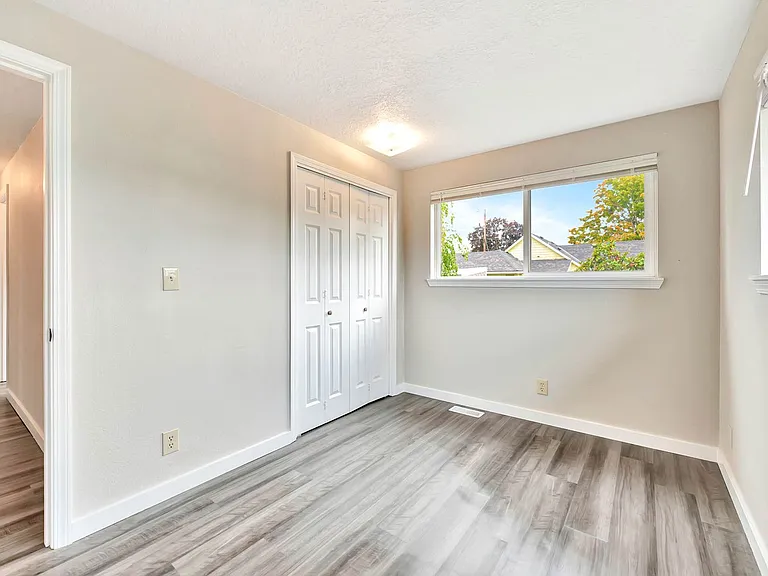 Savage / Ellis Duplex — Photo 26