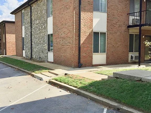 3rd image of 2601 Hillsboro Pike APT C5