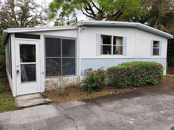 4th image of 1126 NE 24th Ave