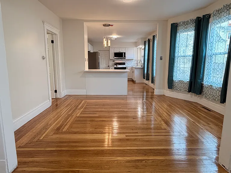 69 Elizabeth St #1 — Photo 10
