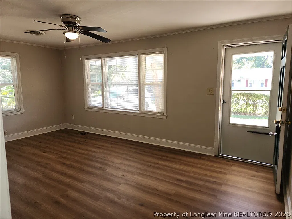 2 bed, 1.0 bath, 864 sqft, $1,200 — Photo 2