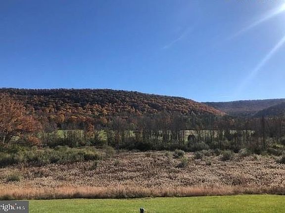 3rd image of 390 Misty Hill Dr