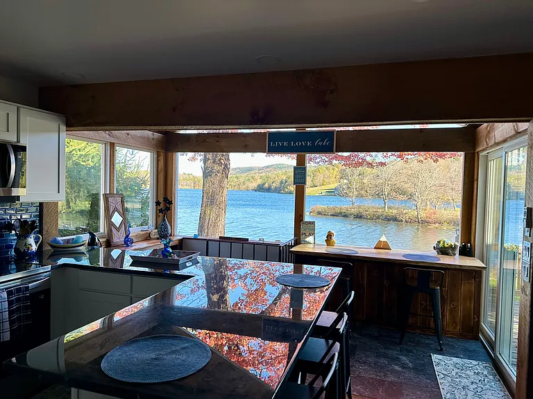 210 Shore Rd — Photo 9
