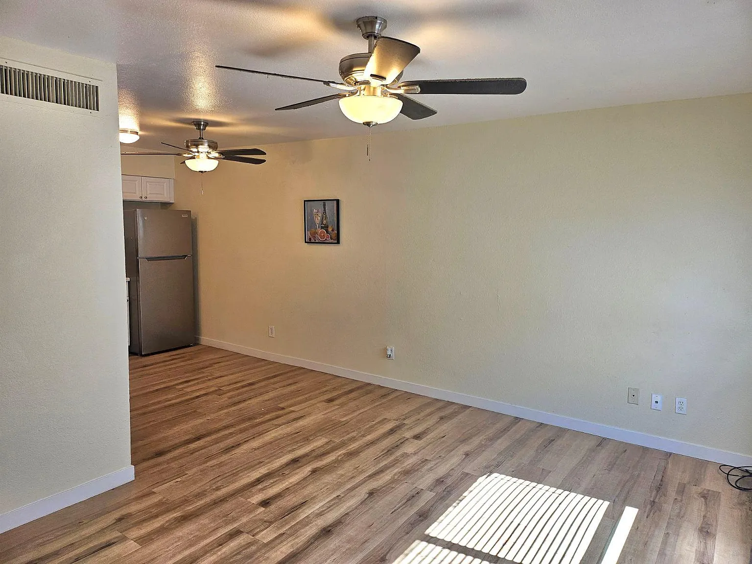 2 bed, 830 sqft, $1,295 — Photo 2