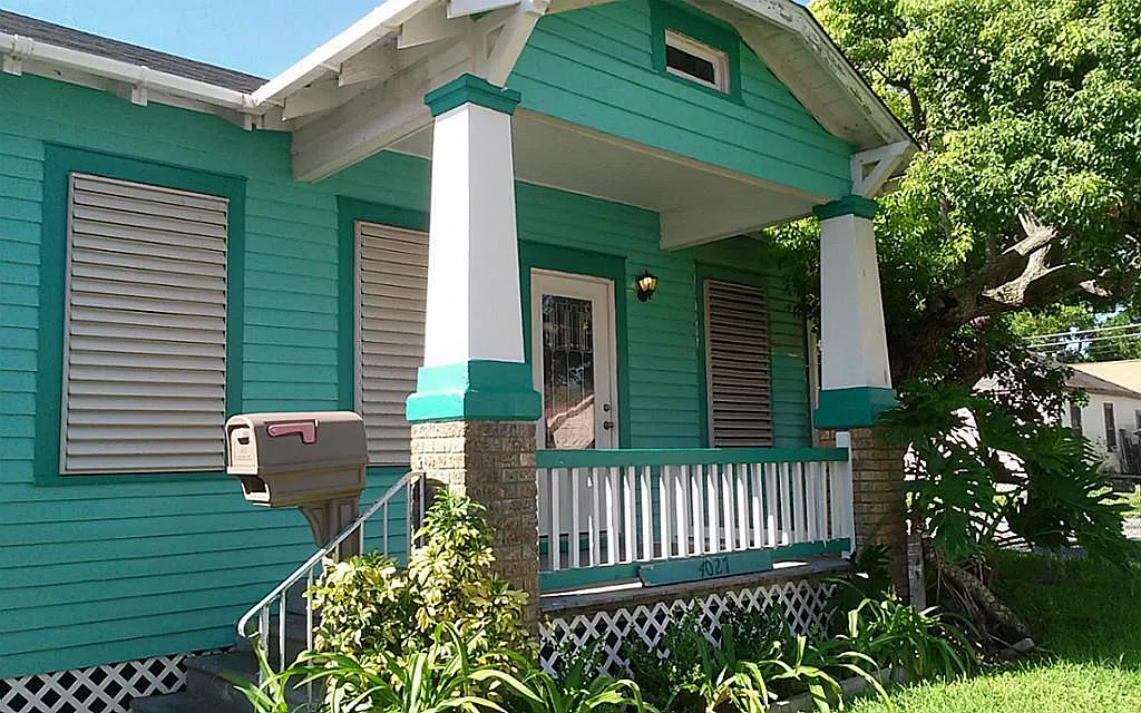 2 bed, 1.0 bath, 1288 sqft, $1,700 — Photo 1