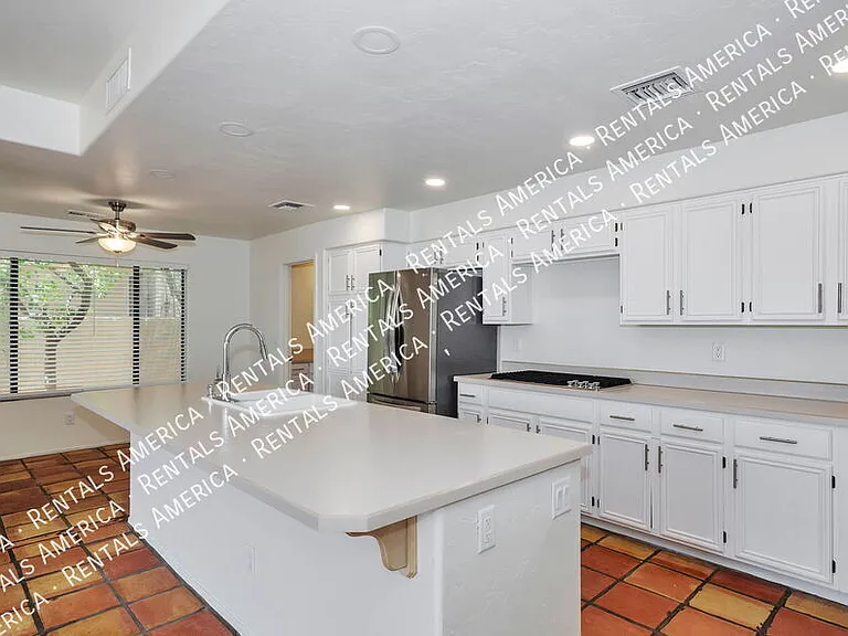 1150 W Masters Cir — Photo 11