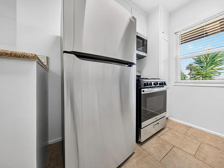 1412 W. 17th St — Photo 11