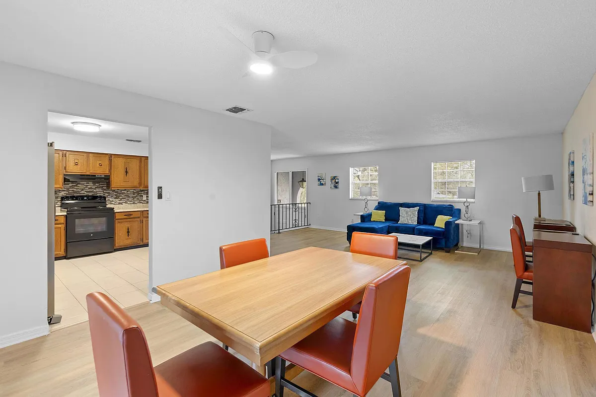 Building Photo - Hillock Ct