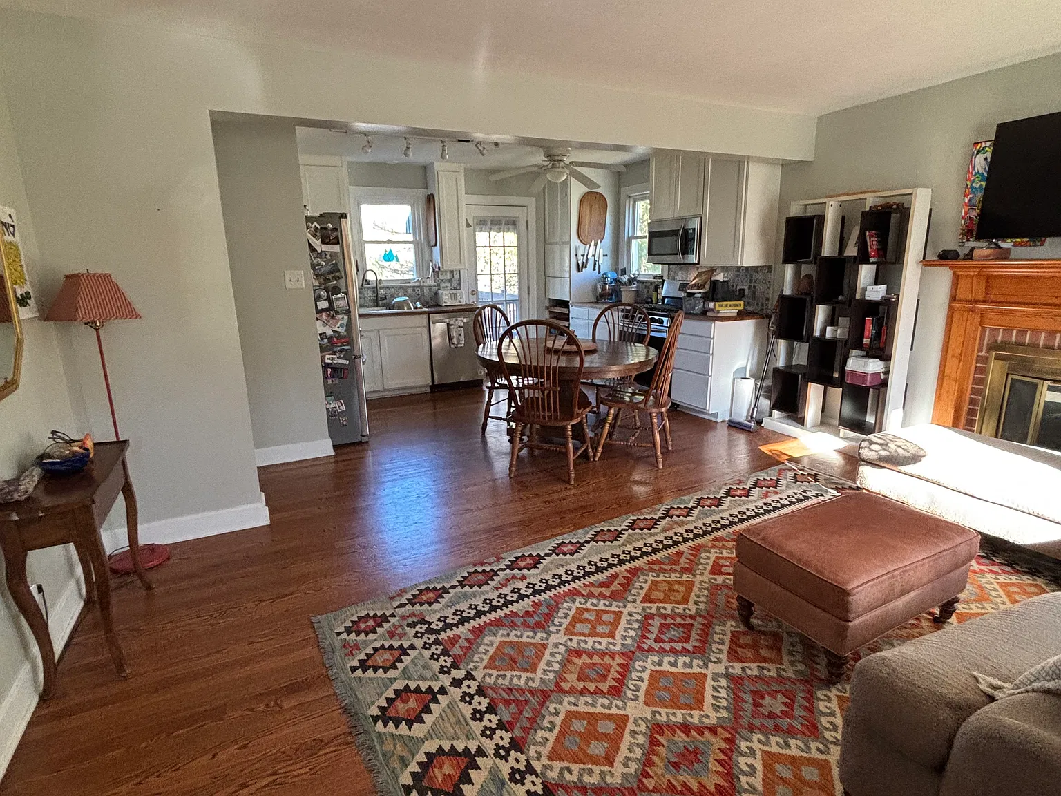 1321 Market St E — Photo 2