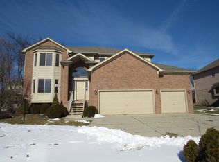 251 Mystic Vly, Rochester Hills, MI 48307