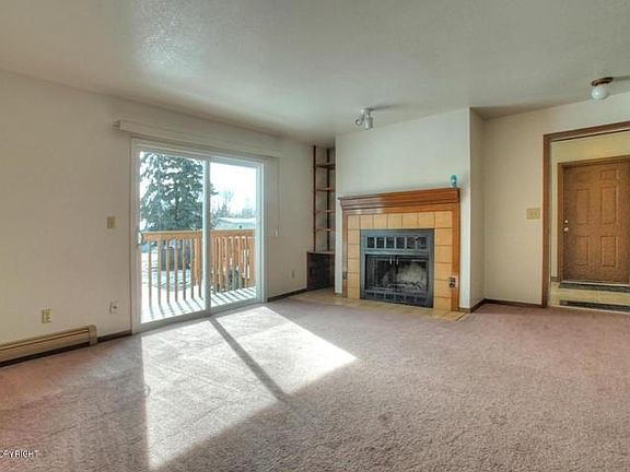 Open floor plan!