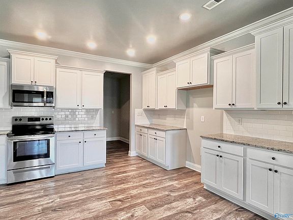 3rd image of 100 Burlcrest Ct