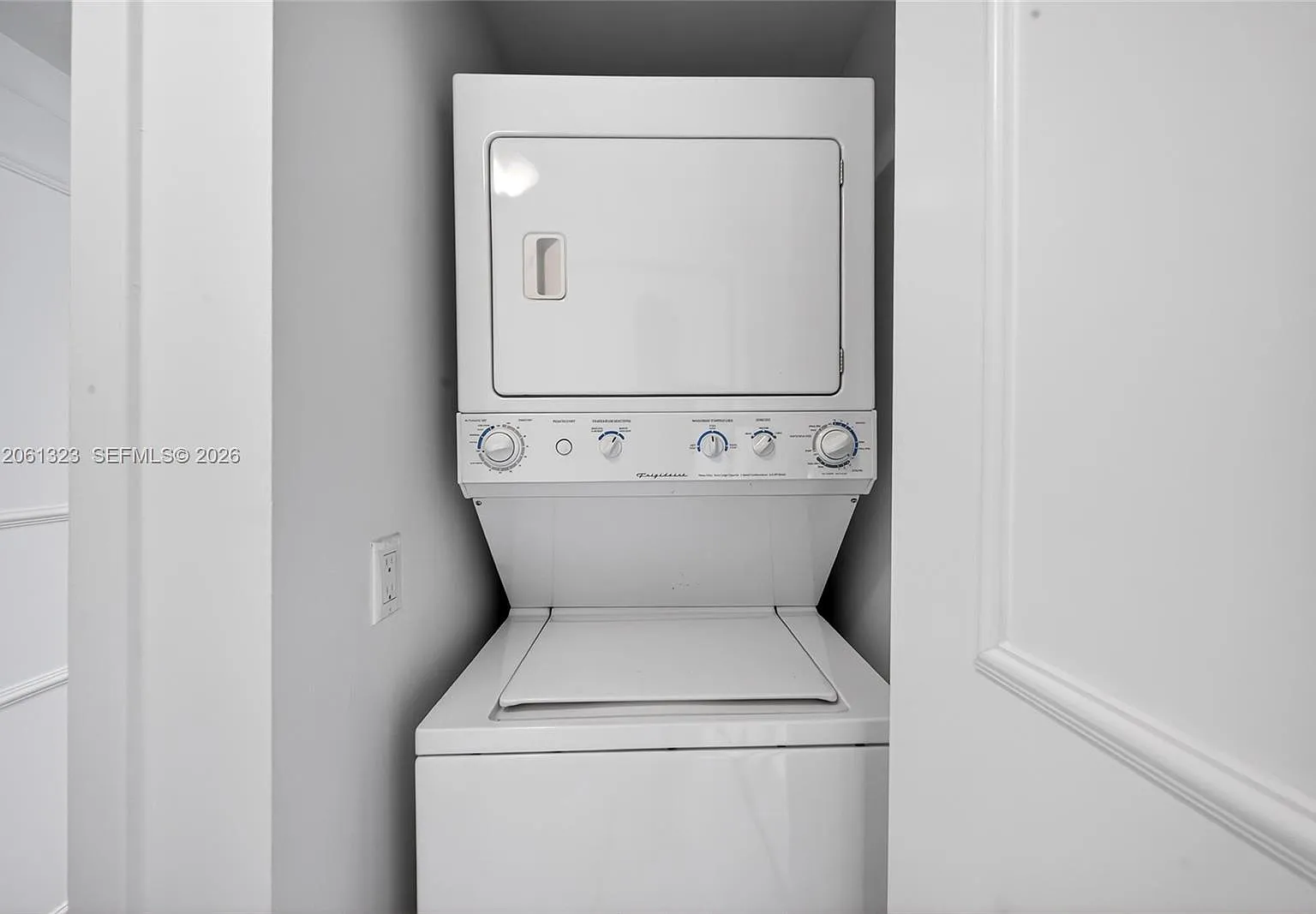 2 bed, 1227 sqft, $4,000 — Photo 3
