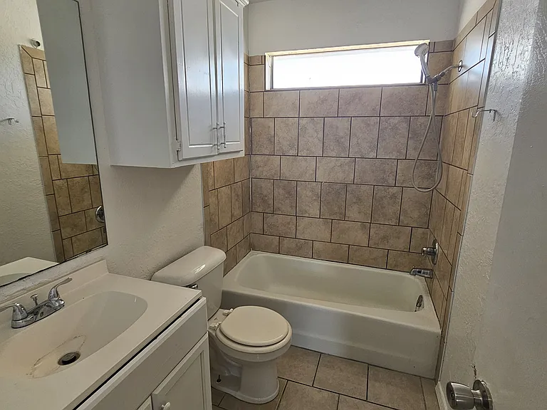 2631 SW H Ave #B — Photo 10