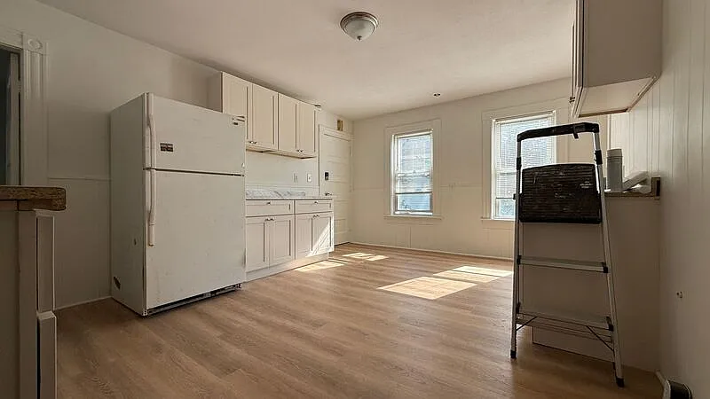 2 bed, 1.0 bath, $1,650 — Photo 4
