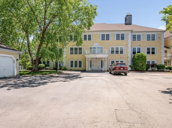 1 Riverview Blvd APT 2-202, Methuen, MA 01844