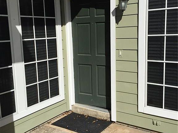 3rd image of 6220 Bentwood Trl APT 1701