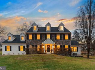 214 S Sugan Rd, New Hope, PA 18938