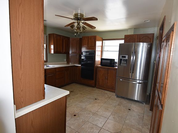 4th image of 19 Whitehall Ave