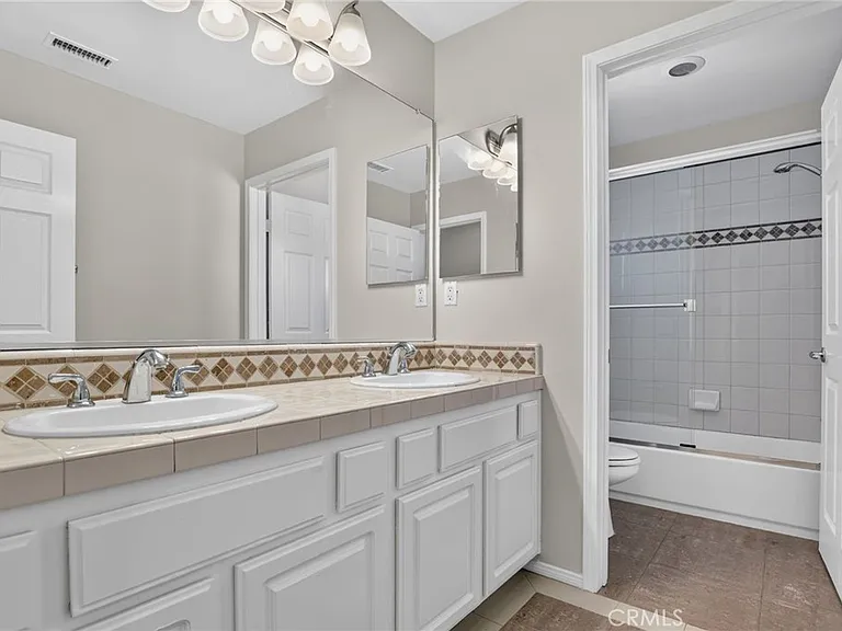 11217 Ravenna Ln — Photo 40