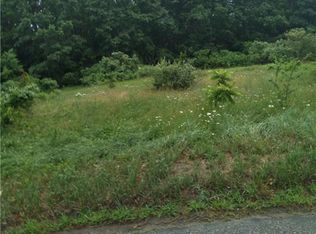 82 Park St, Putnam, CT 06260