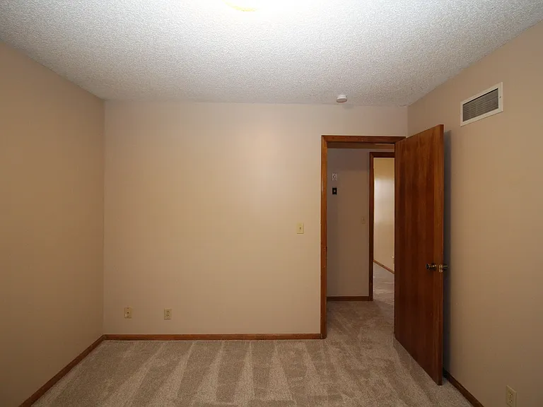 11616 Oakmont St — Photo 13