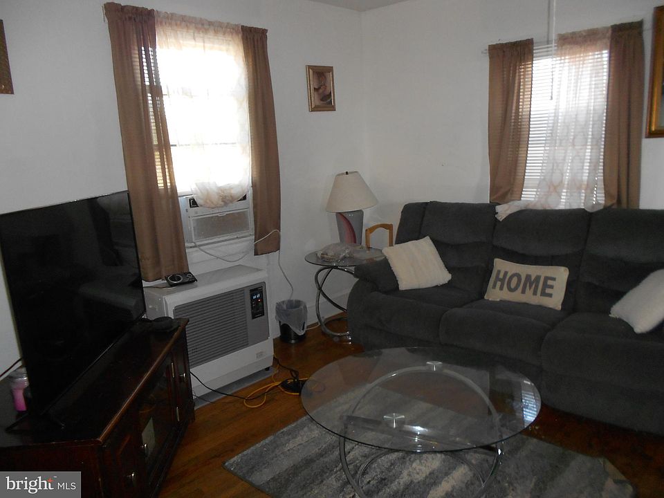 2nd image of 2076 Lighthouse View Dr