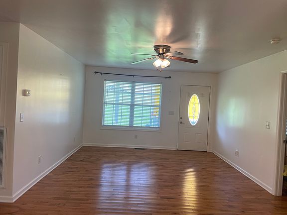 3rd image of 815 White Rd