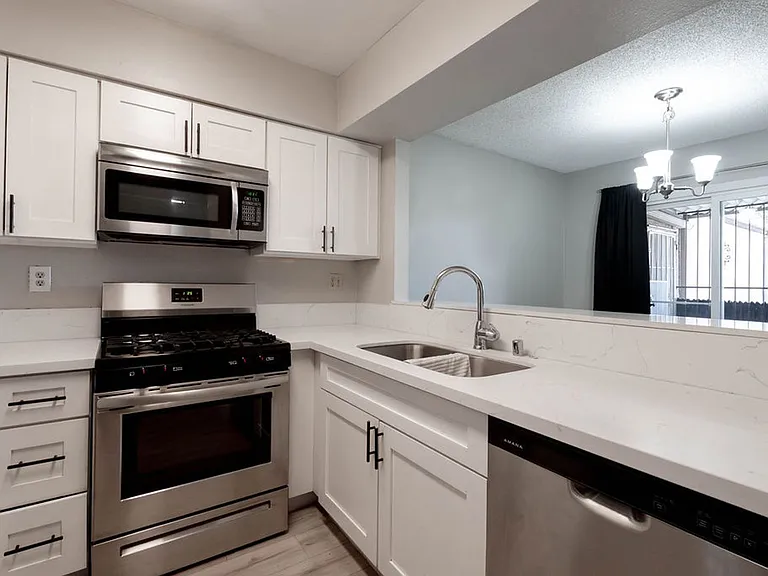 1501 Living Desert Dr #D — Photo 8