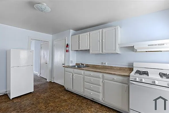 2 bed, $1,600 — Photo 1