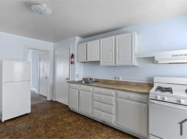 806 W 8th St APT C, Wilmington, DE 19801
